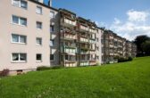 von hinten - schöne 2-Zimmer-Wohnung mit Balkon in Langerfeld