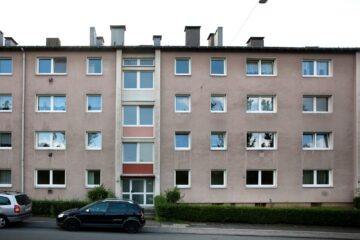 schöne 2-Zimmer-Wohnung mit Balkon in Langerfeld, 42389 Wuppertal, Etagenwohnung