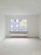 2025-Wohnzimmer - schöne 2-Zimmer-Wohnung in Wuppertal Wichlinghausen
