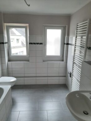 schöne Wohnung in der Nähe der Hardt, 42107 Wuppertal, Etagenwohnung